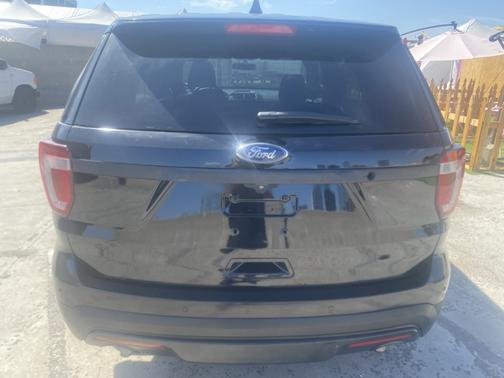 Black 2017 Ford Utility Police Interceptor Base