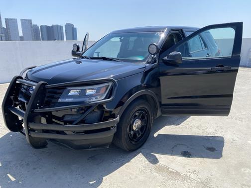 Black 2017 Ford Utility Police Interceptor Base