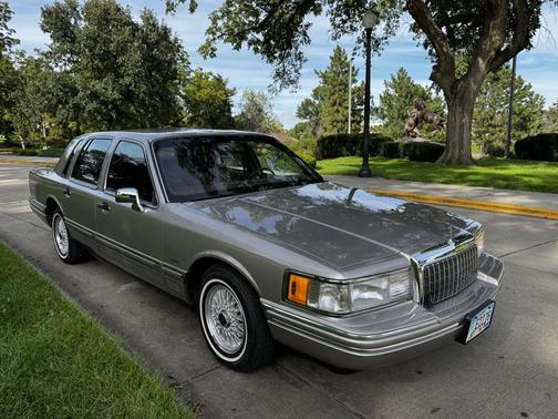 1994 Lincoln Town Car Executive