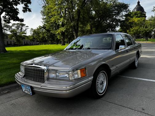 1994 Lincoln Town Car Executive