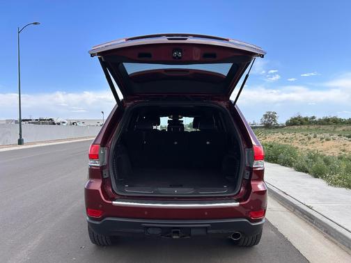 Red 2018 Jeep Grand Cherokee Limited