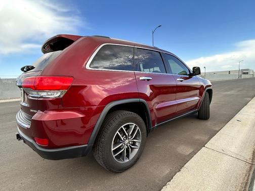 Red 2018 Jeep Grand Cherokee Limited