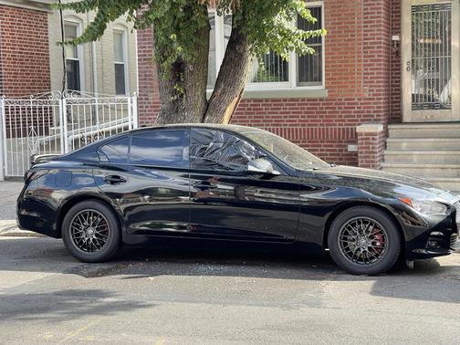 2015 INFINITI Q50 Base