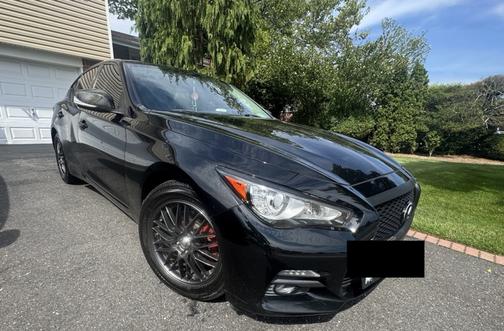 2015 INFINITI Q50 Base