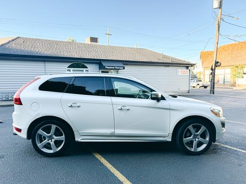 2011 Volvo XC60 T6 R-Design