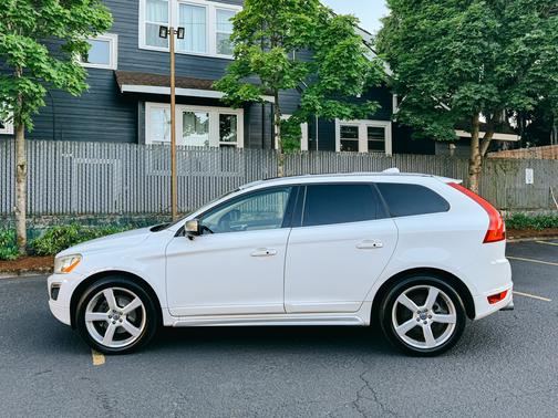 2011 Volvo XC60 T6 R-Design