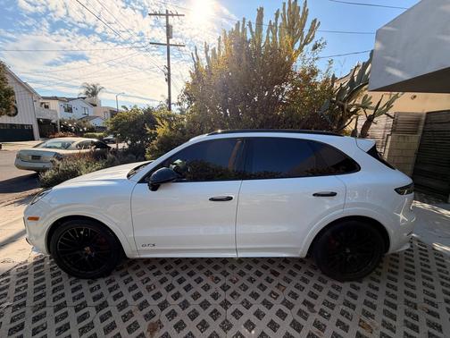 2022 Porsche Cayenne Cayenne GTS