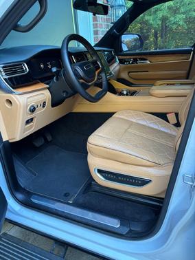 White 2023 Jeep Grand Wagoneer Series III