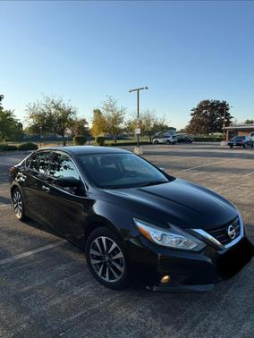 Black 2017 Nissan Altima 2.5 SV