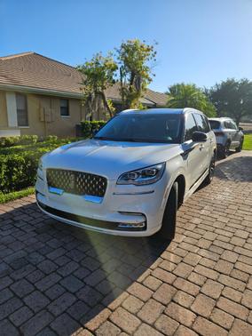 White 2022 Lincoln Aviator Grand Touring AWD