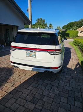 White 2022 Lincoln Aviator Grand Touring AWD