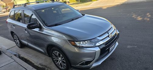Gray 2017 Mitsubishi Outlander ES