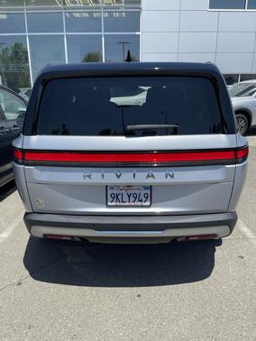 2023 Rivian R1S Adventure Quad-Motor Large Package