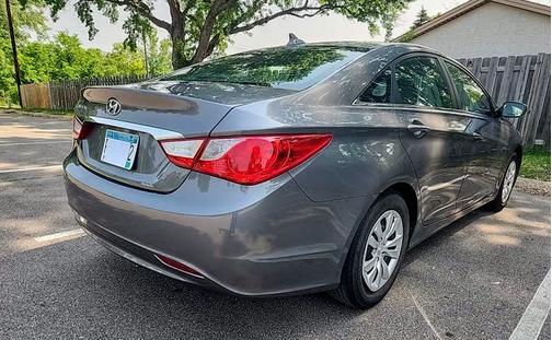 2011 Hyundai SONATA GLS