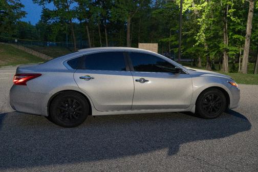 Silver 2016 Nissan Altima 2.5 S
