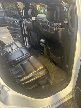 White 2017 Jeep Grand Cherokee Overland