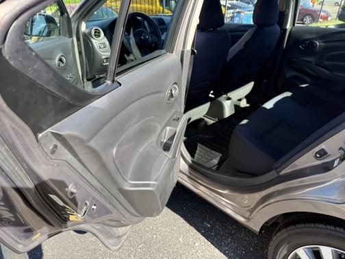 Gray 2012 Nissan Versa 1.6 SV