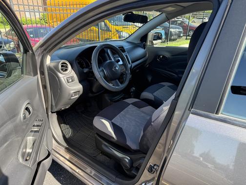Gray 2012 Nissan Versa 1.6 SV