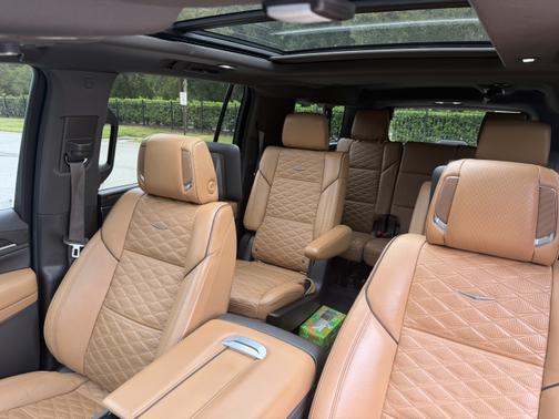2021 Cadillac Escalade ESV Sport