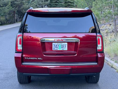 Red 2018 GMC Yukon XL Denali