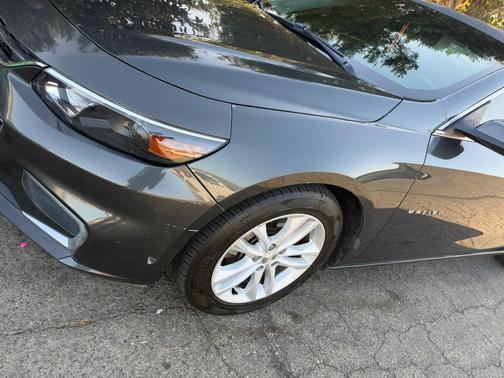 Gray 2018 Chevrolet Malibu LT