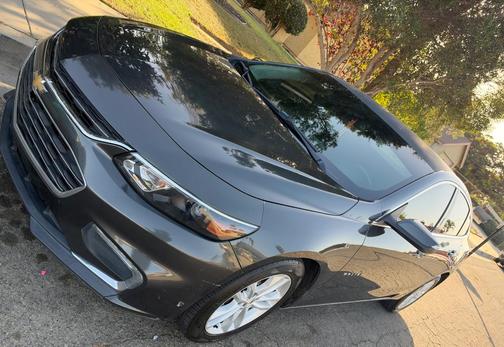 Gray 2018 Chevrolet Malibu LT