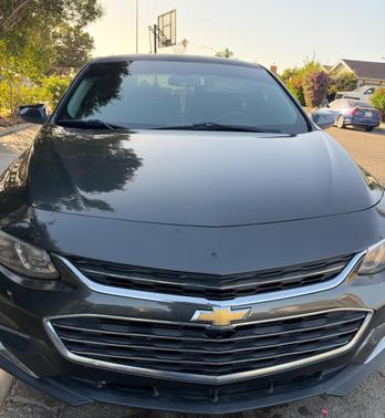 Gray 2018 Chevrolet Malibu LT