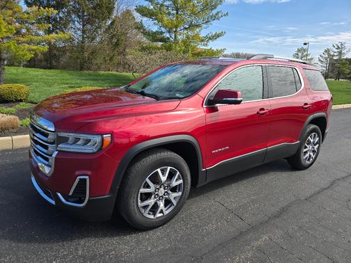 Red 2020 GMC Acadia SLT