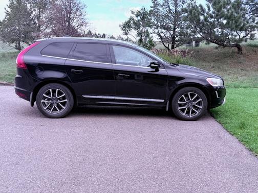 2017 Volvo XC60 T6 Dynamic