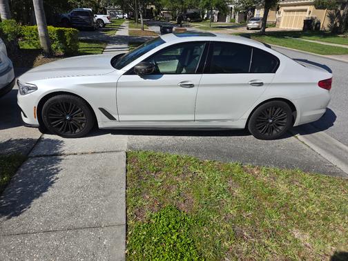 White 2018 BMW 540 i
