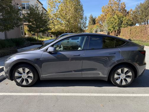 Gray 2023 Tesla Model Y Long Range