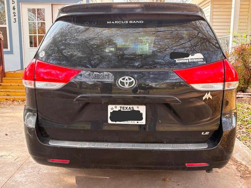 2011 Toyota Sienna LE