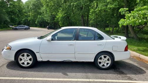White 2005 Nissan Sentra 1.8 S