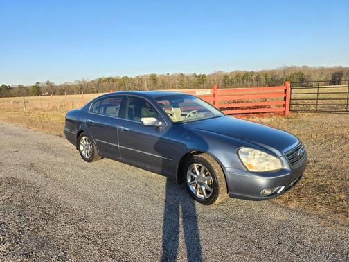 2005 INFINITI Q45 Base