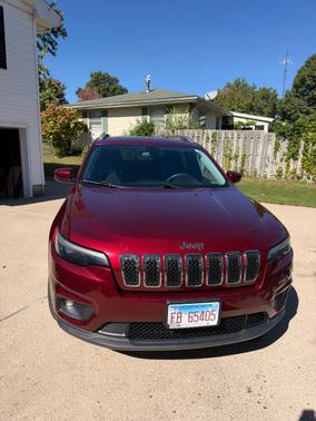 Red 2019 Jeep Cherokee Latitude
