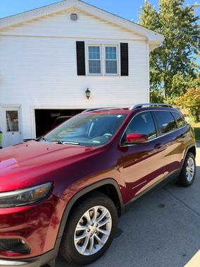 Red 2019 Jeep Cherokee Latitude