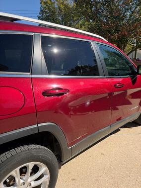 Red 2019 Jeep Cherokee Latitude