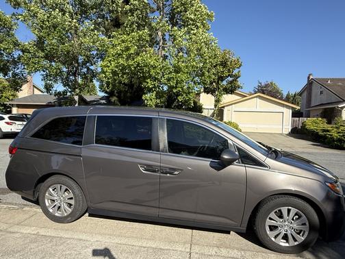 Brown 2016 Honda Odyssey EX-L