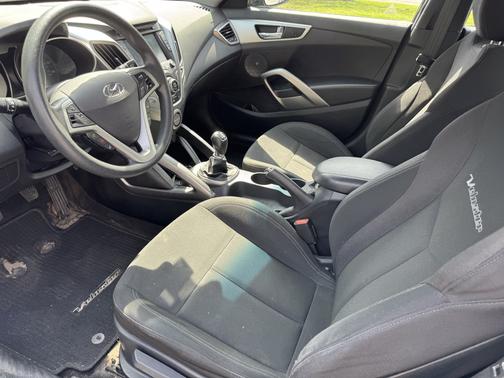 Black 2016 Hyundai Veloster Base