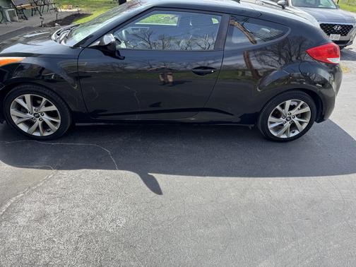 Black 2016 Hyundai Veloster Base