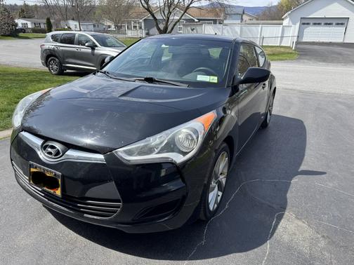 Black 2016 Hyundai Veloster Base