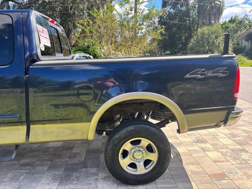 2002 Ford F-150 XL SuperCab
