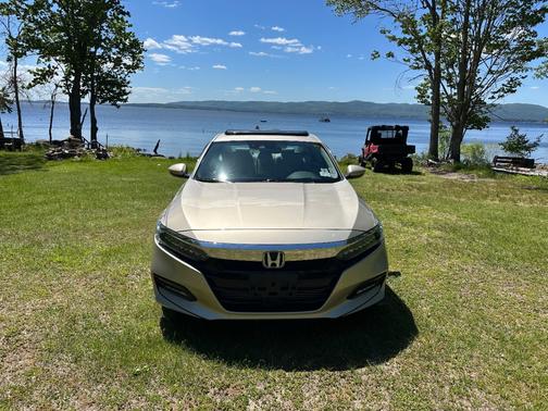 Gold 2018 Honda Accord Touring
