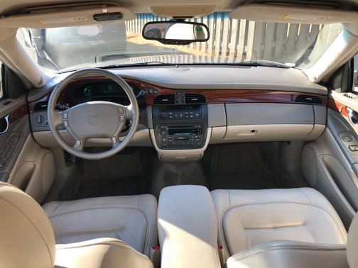 Photo 3 of 3 of 2000 Cadillac DeVille Base