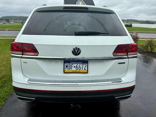 White 2021 Volkswagen Atlas 2.0T SE