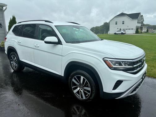 White 2021 Volkswagen Atlas 2.0T SE