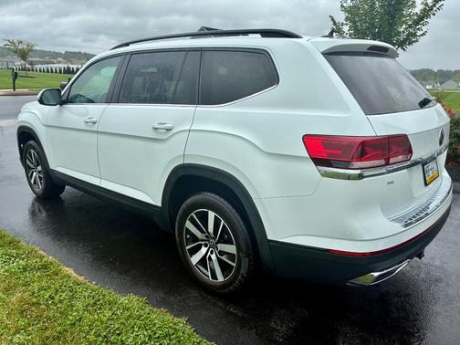 White 2021 Volkswagen Atlas 2.0T SE