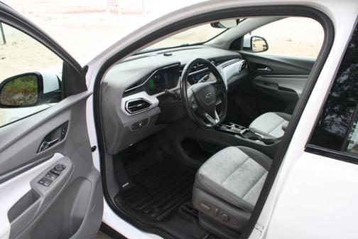 White 2022 Chevrolet Bolt EUV Premier