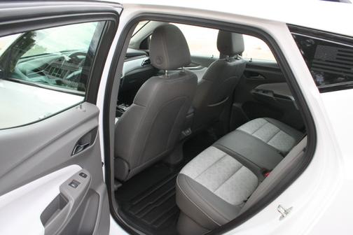 White 2022 Chevrolet Bolt EUV Premier