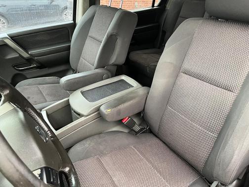 Silver 2006 Nissan Armada SE